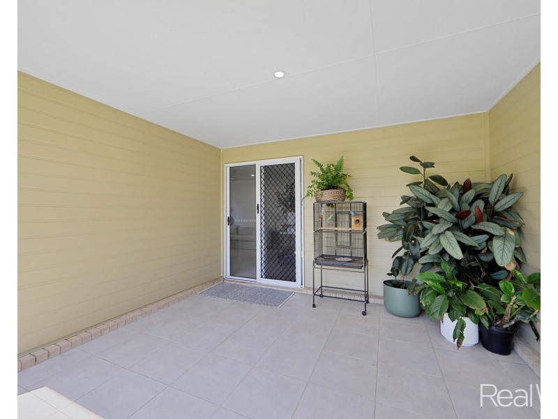25 Sharp Crescent, Branyan QLD 4670
