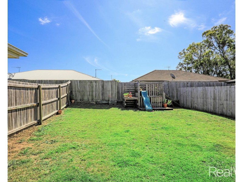 25 Sharp Crescent, Branyan QLD 4670