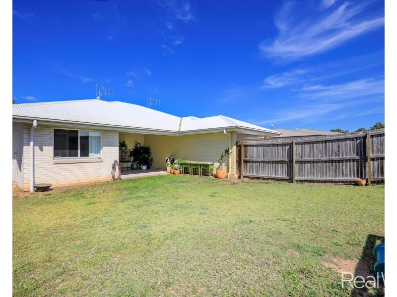 25 Sharp Crescent, Branyan QLD 4670