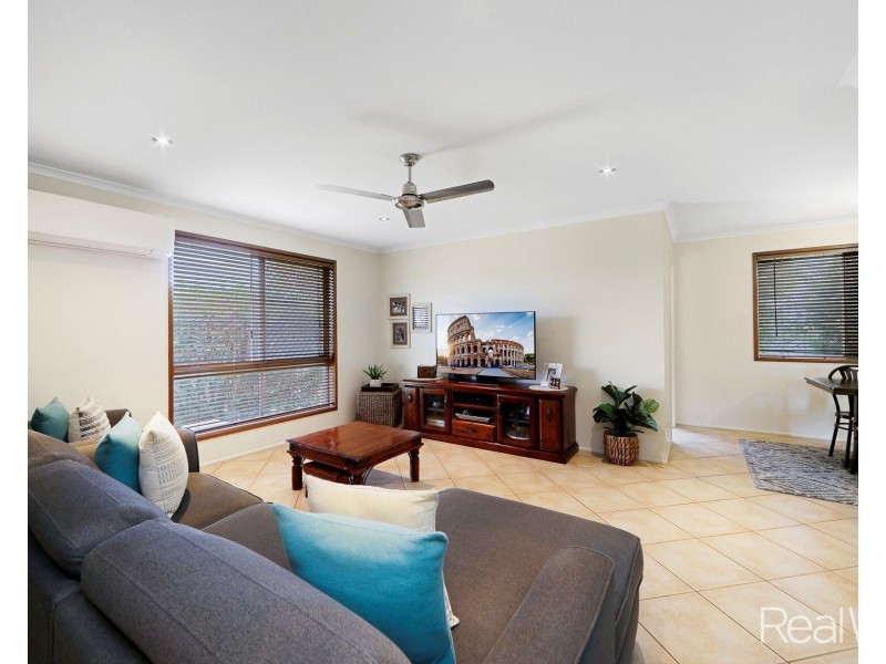 26 East West Avenue, Avoca QLD 4670