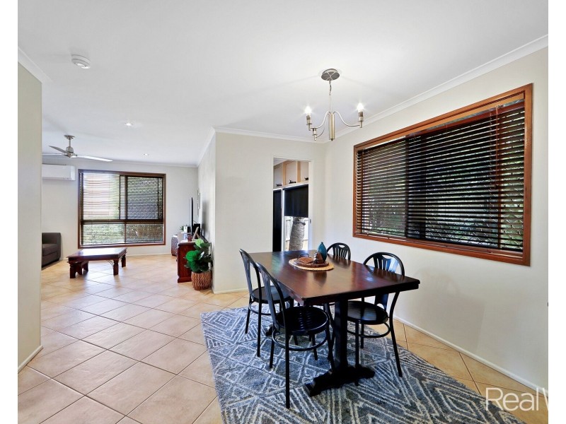 26 East West Avenue, Avoca QLD 4670