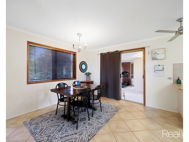 26 East West Avenue, Avoca QLD 4670