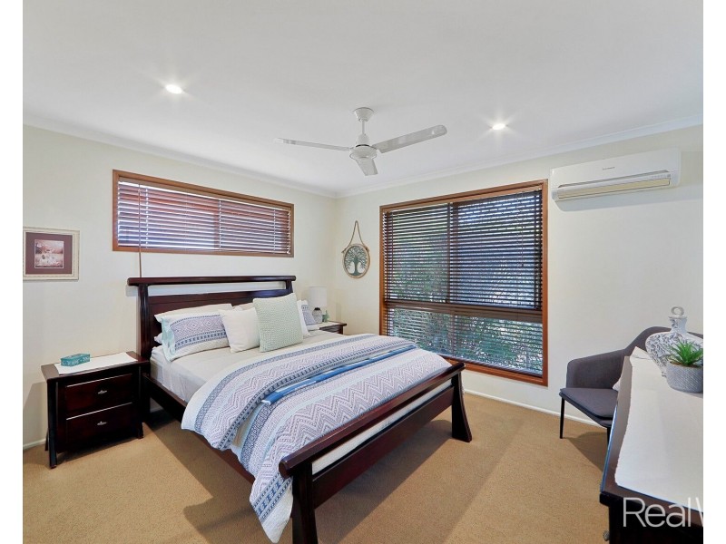 26 East West Avenue, Avoca QLD 4670