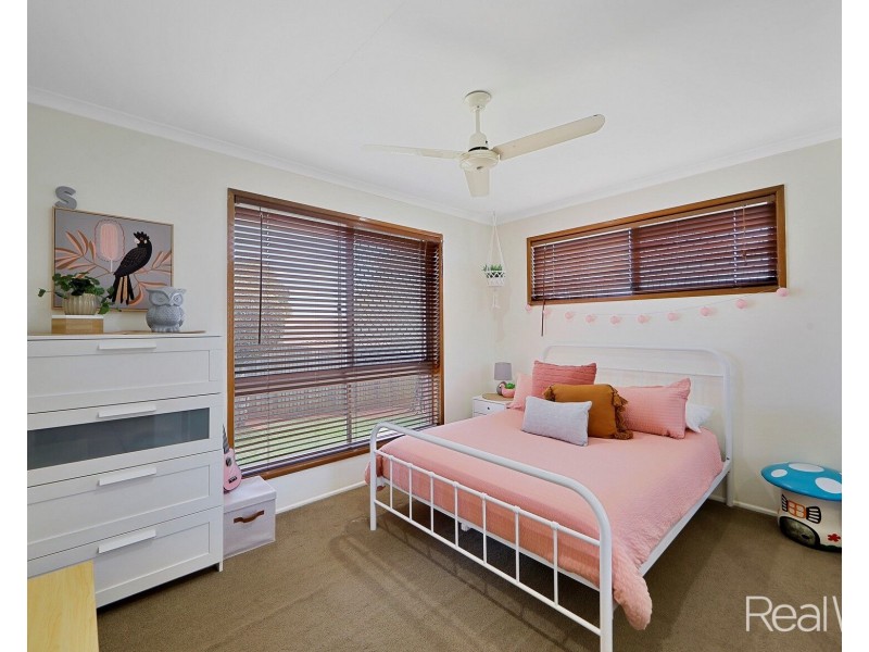26 East West Avenue, Avoca QLD 4670