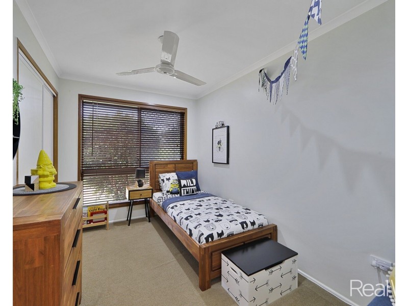 26 East West Avenue, Avoca QLD 4670