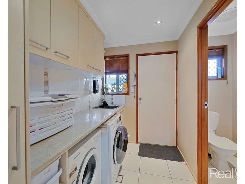 26 East West Avenue, Avoca QLD 4670
