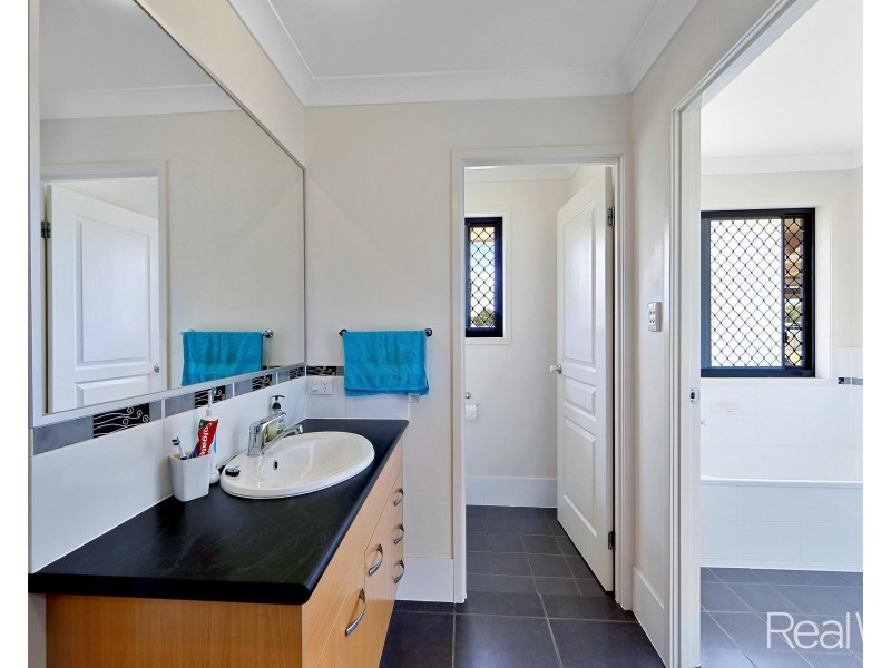 5 Rokeby Court, Branyan QLD 4670