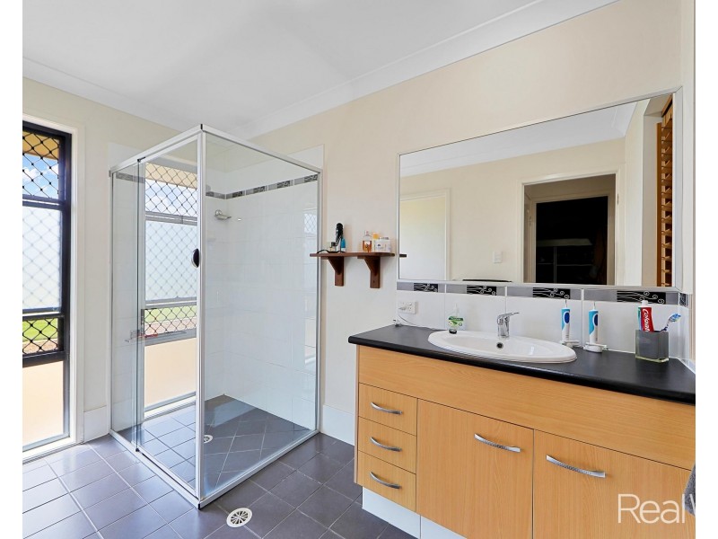 5 Rokeby Court, Branyan QLD 4670