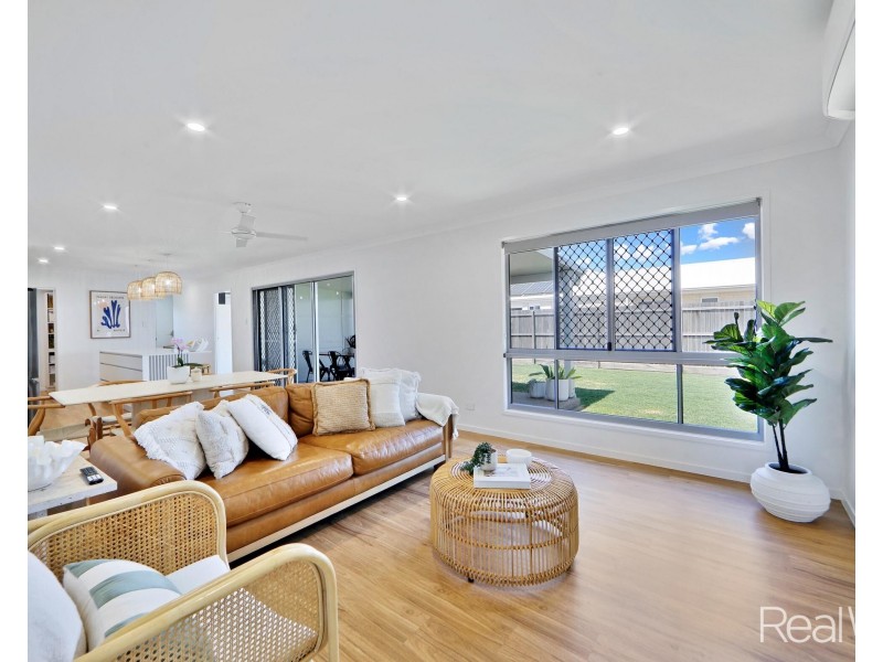 2 Headlands Esplanade, Innes Park QLD 4670