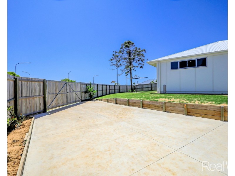 2 Headlands Esplanade, Innes Park QLD 4670