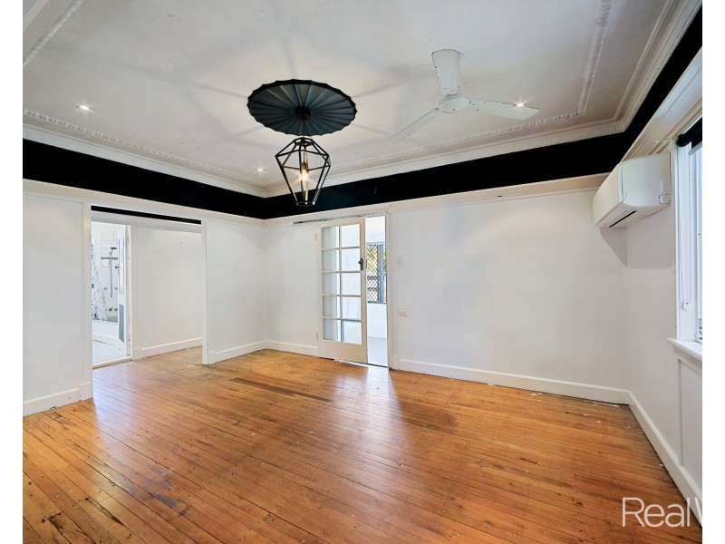 33 Walker Street, Bundaberg South QLD 4670