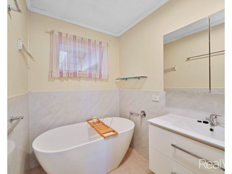 21 Dix Street, Kepnock QLD 4670