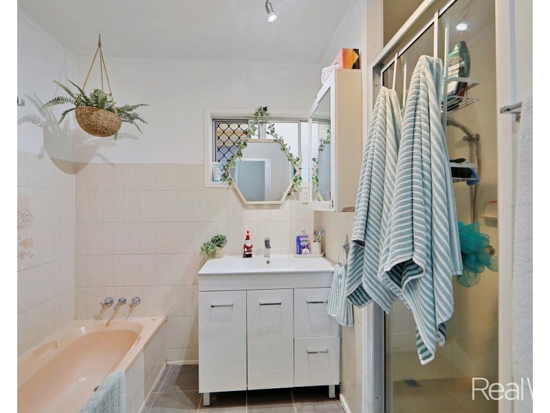 6 Kingsford Street, Kalkie QLD 4670