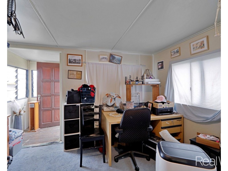 9 Hinkler Avenue, Bundaberg North QLD 4670