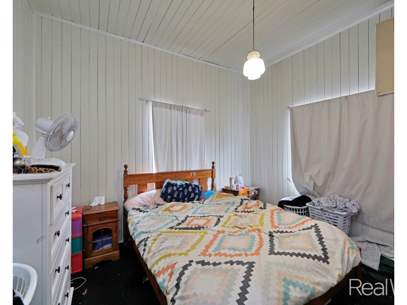 9 Hinkler Avenue, Bundaberg North QLD 4670