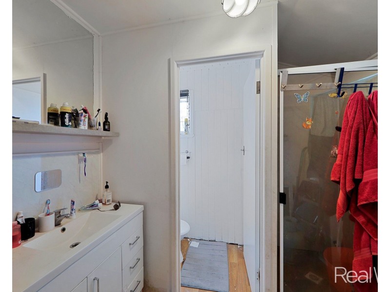 9 Hinkler Avenue, Bundaberg North QLD 4670