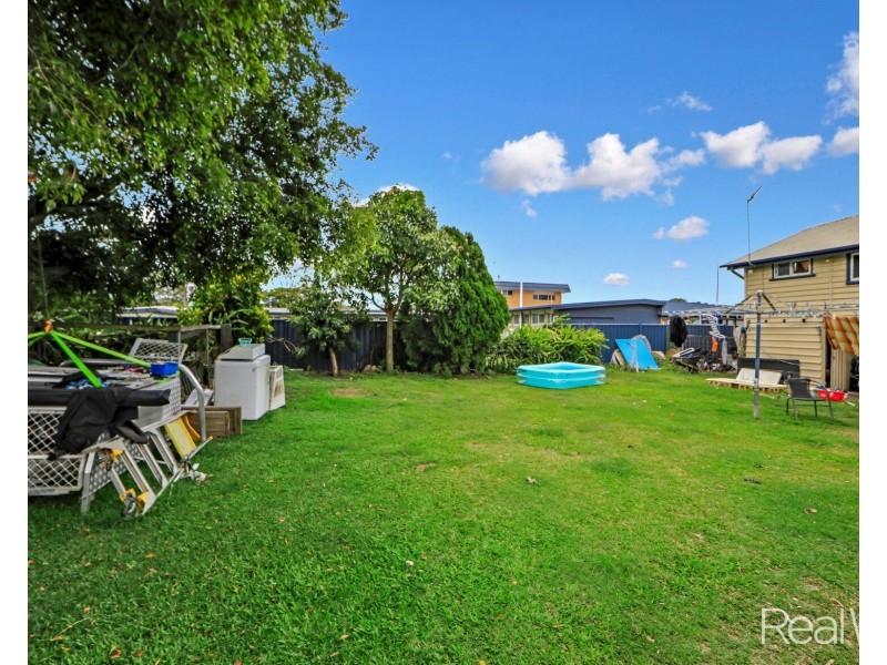 9 Hinkler Avenue, Bundaberg North QLD 4670