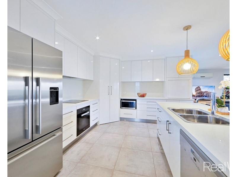 18 Beech Links Drive, Ashfield QLD 4670