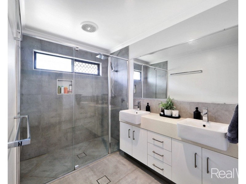 18 Beech Links Drive, Ashfield QLD 4670