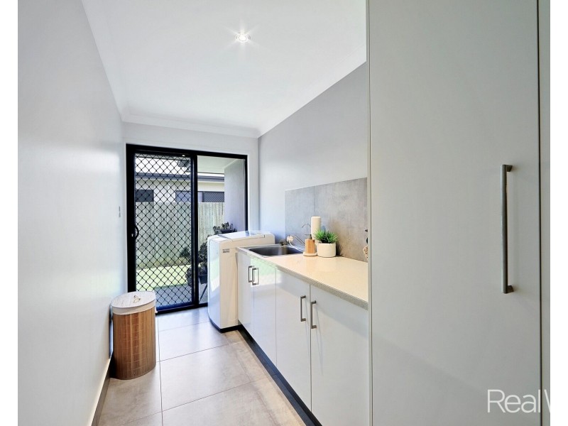 18 Beech Links Drive, Ashfield QLD 4670