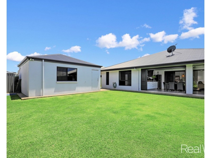 18 Beech Links Drive, Ashfield QLD 4670