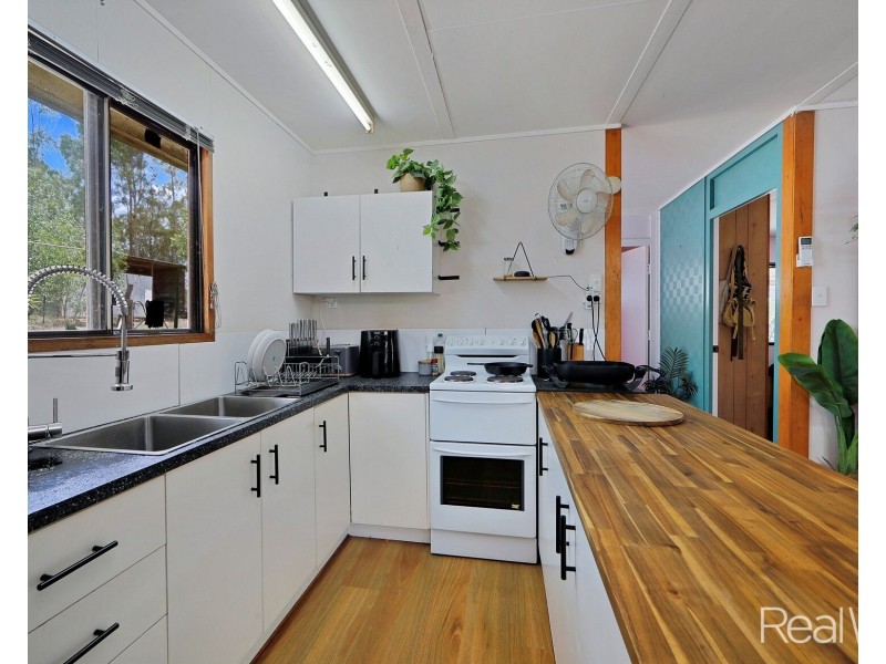 390 Sully Dowdings Road, Pine Creek QLD 4670