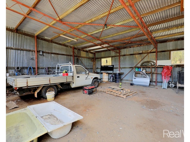 390 Sully Dowdings Road, Pine Creek QLD 4670