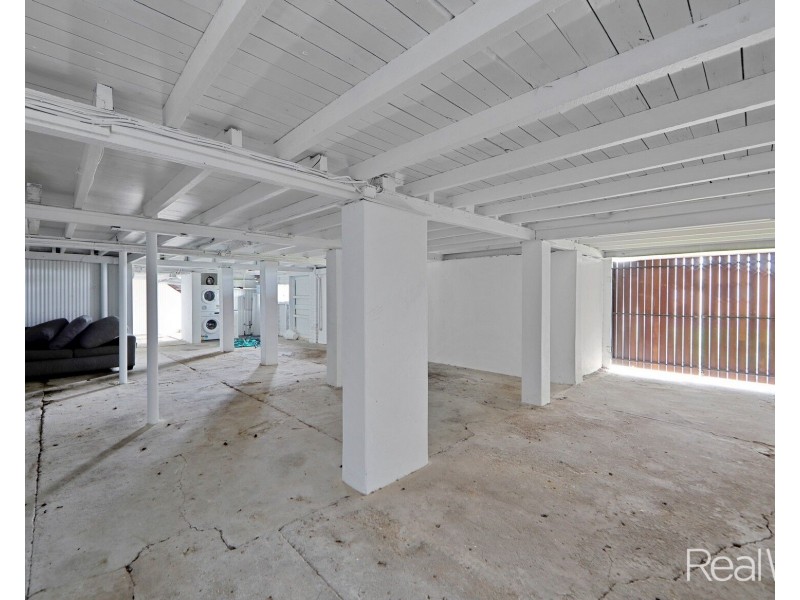 19 Totten Street, Kepnock QLD 4670