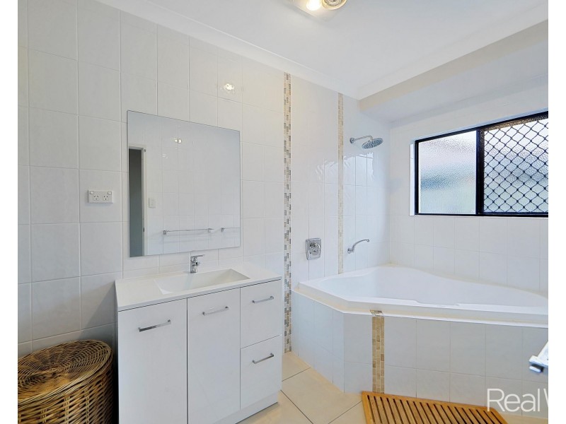 24 Osborn Street, Svensson Heights QLD 4670