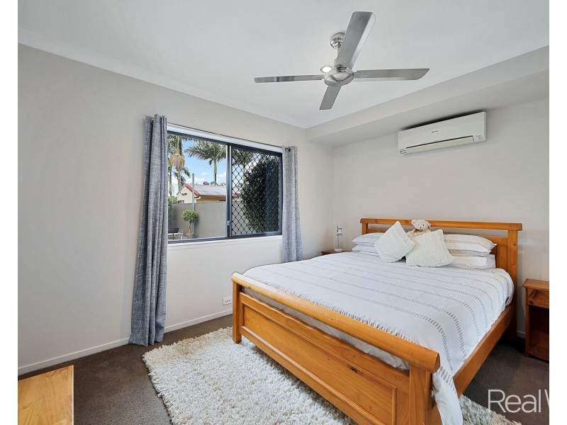24 Osborn Street, Svensson Heights QLD 4670