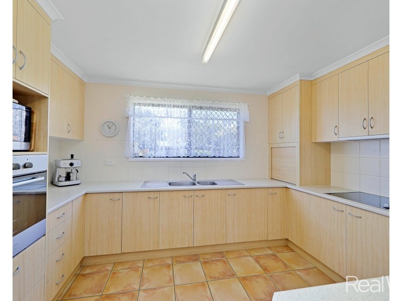 27 Sinclair Street, Avenell Heights QLD 4670