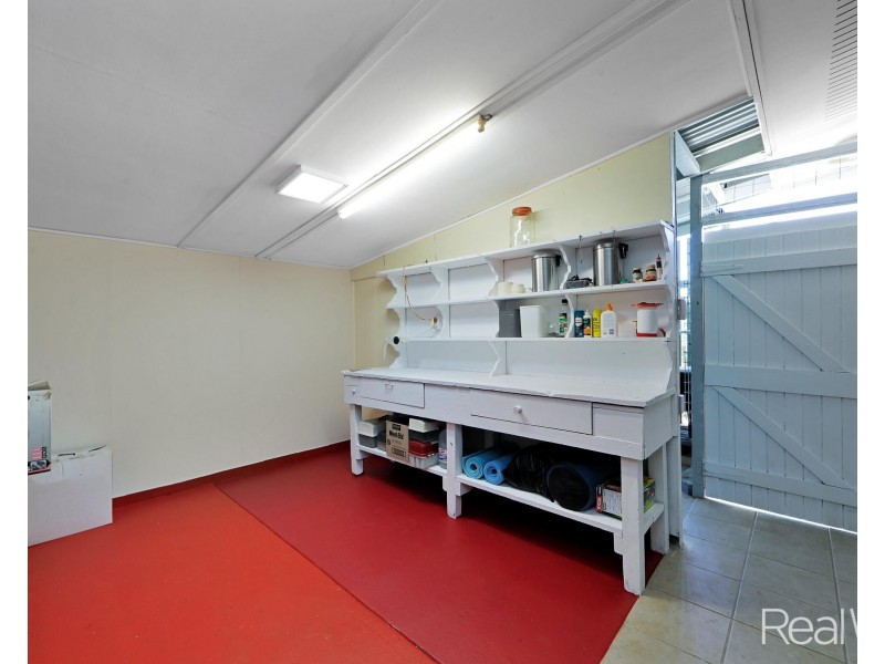 27 Sinclair Street, Avenell Heights QLD 4670