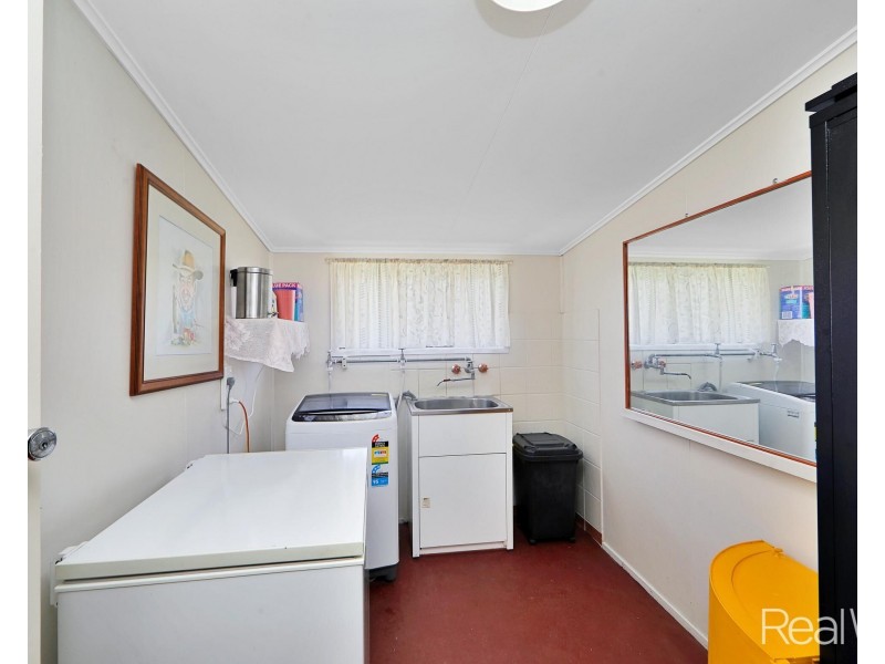 27 Sinclair Street, Avenell Heights QLD 4670