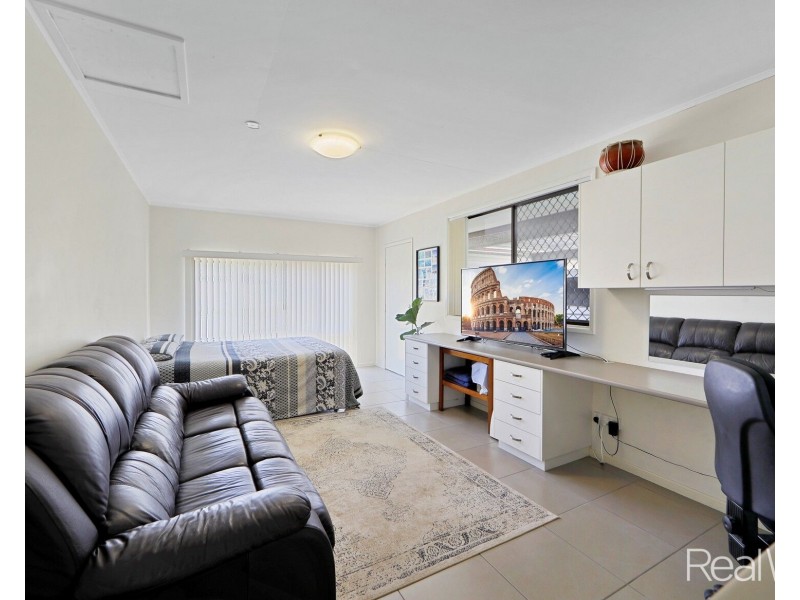 1 Lathouras Court, Bundaberg South QLD 4670