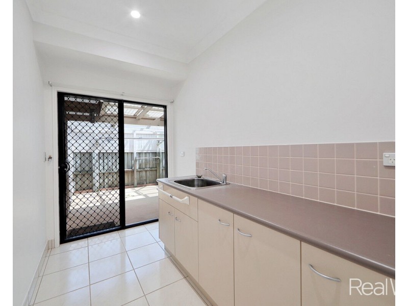 18 Serenity Drive, Kalkie QLD 4670