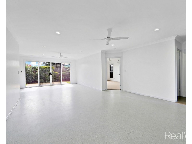 2/158 Byrne Street, Millbank QLD 4670