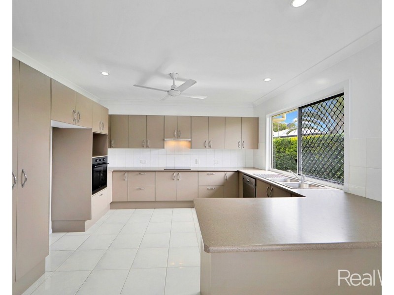 2/158 Byrne Street, Millbank QLD 4670