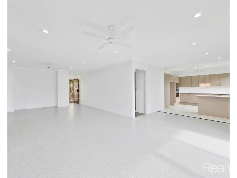 2/158 Byrne Street, Millbank QLD 4670