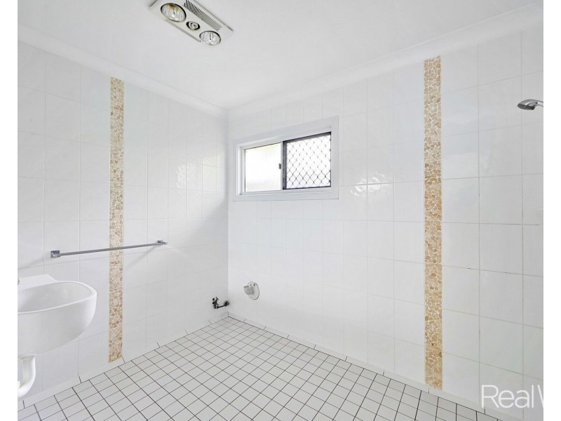 2/158 Byrne Street, Millbank QLD 4670