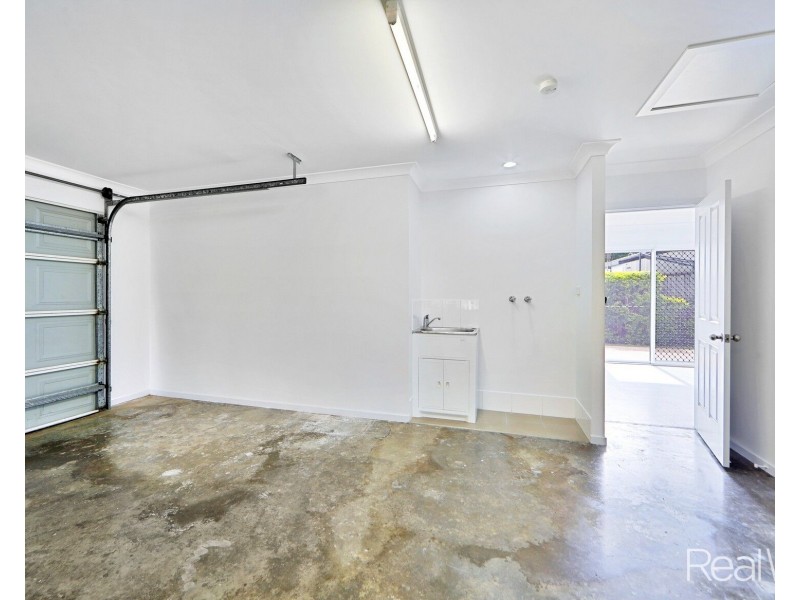 2/158 Byrne Street, Millbank QLD 4670