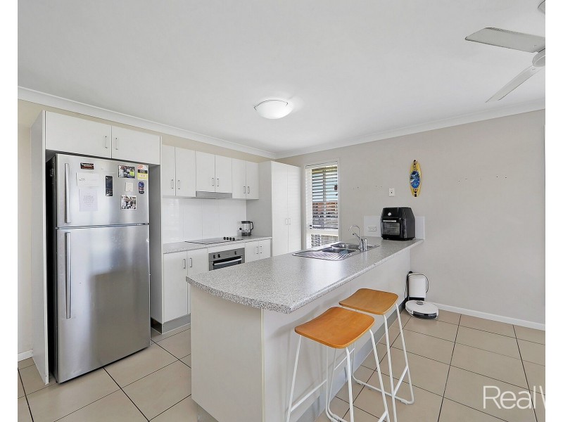 64 Neville Drive, Branyan QLD 4670