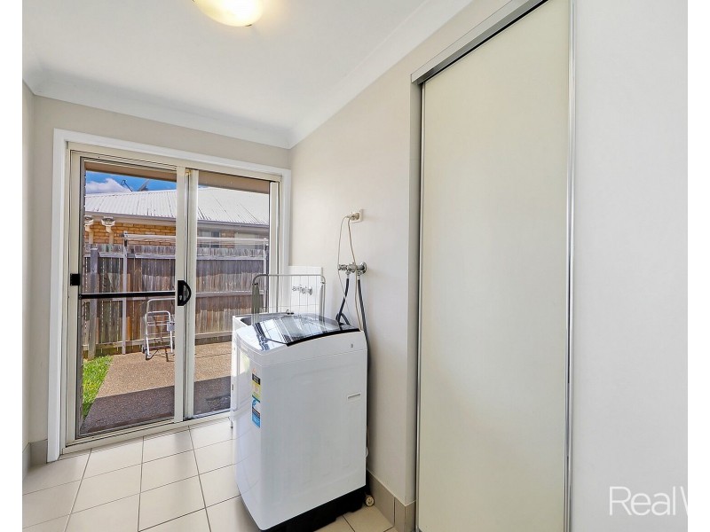 64 Neville Drive, Branyan QLD 4670