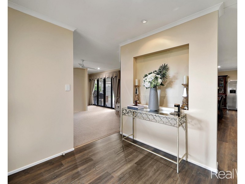 27 Chancellor Drive, Avenell Heights QLD 4670