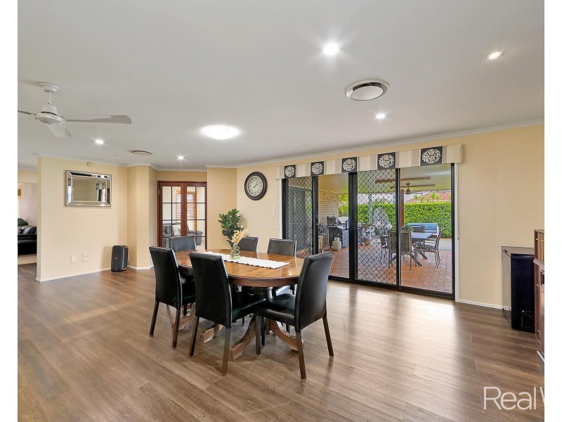 27 Chancellor Drive, Avenell Heights QLD 4670