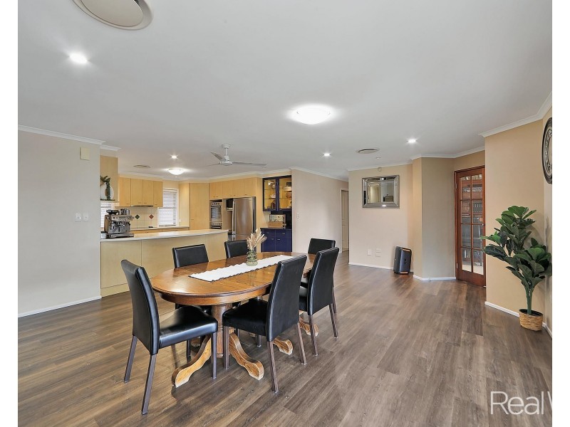27 Chancellor Drive, Avenell Heights QLD 4670