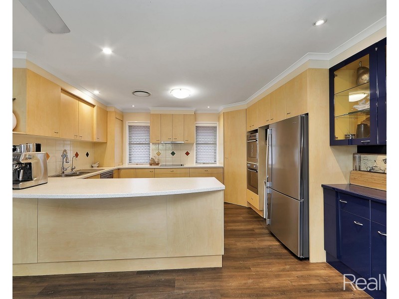27 Chancellor Drive, Avenell Heights QLD 4670