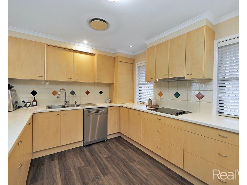 27 Chancellor Drive, Avenell Heights QLD 4670