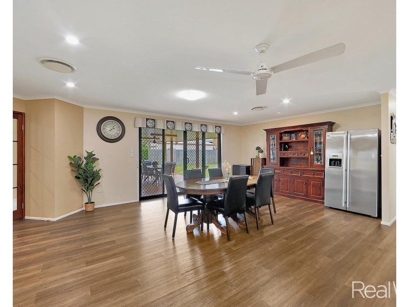 27 Chancellor Drive, Avenell Heights QLD 4670
