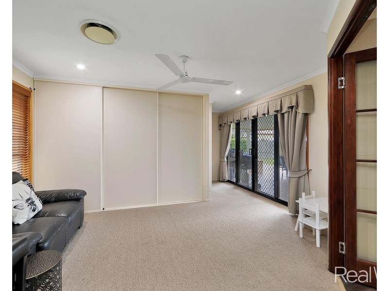 27 Chancellor Drive, Avenell Heights QLD 4670