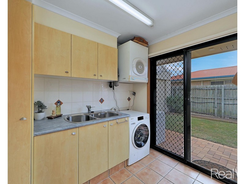 27 Chancellor Drive, Avenell Heights QLD 4670